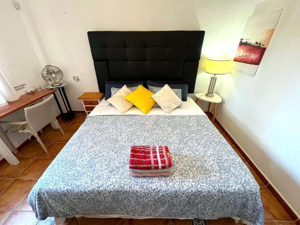 Alcamar Privada Con Areas De Sala, Cocina Y Bano Que Se Comparten Cerca Al Mar! Alcala (Tenerife)