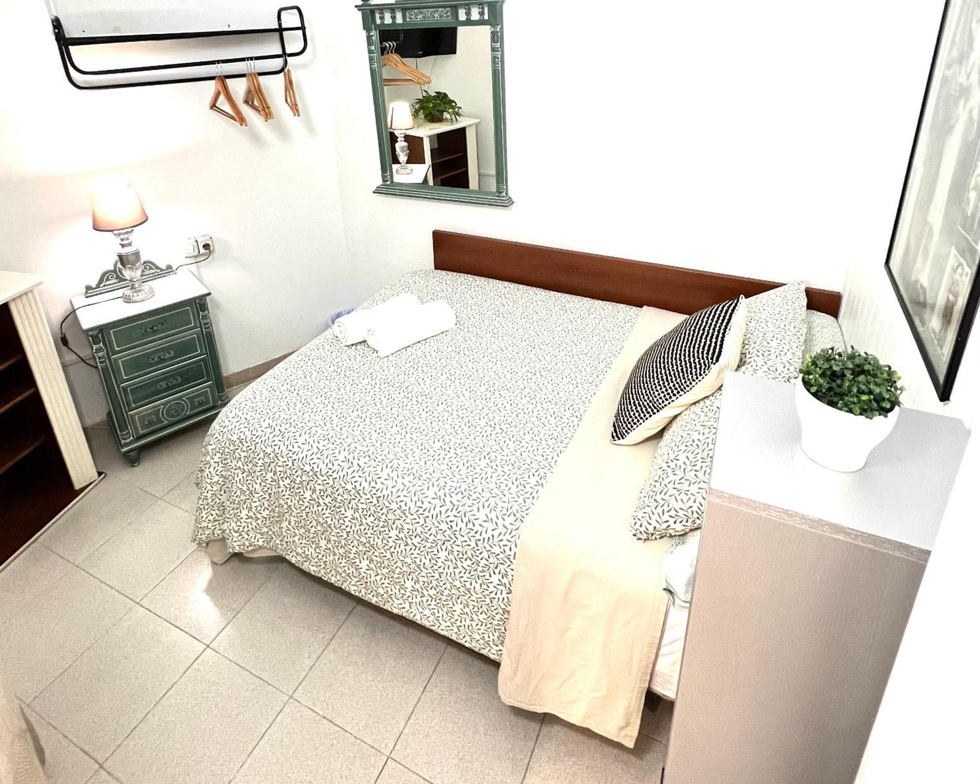 Alcamar Privada Con Areas De Sala, Cocina Y Bano Que Se Comparten Cerca Al Mar! Allotjament en família Alcalá la Real