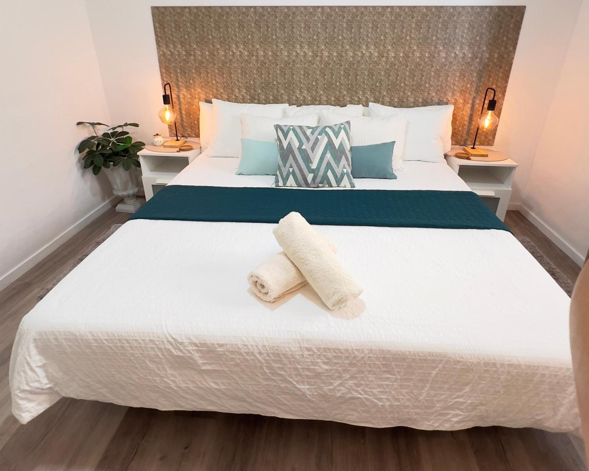 Alcamar Privada Con Areas De Sala, Cocina Y Bano Que Se Comparten Cerca Al Mar! Alcala (Tenerife)