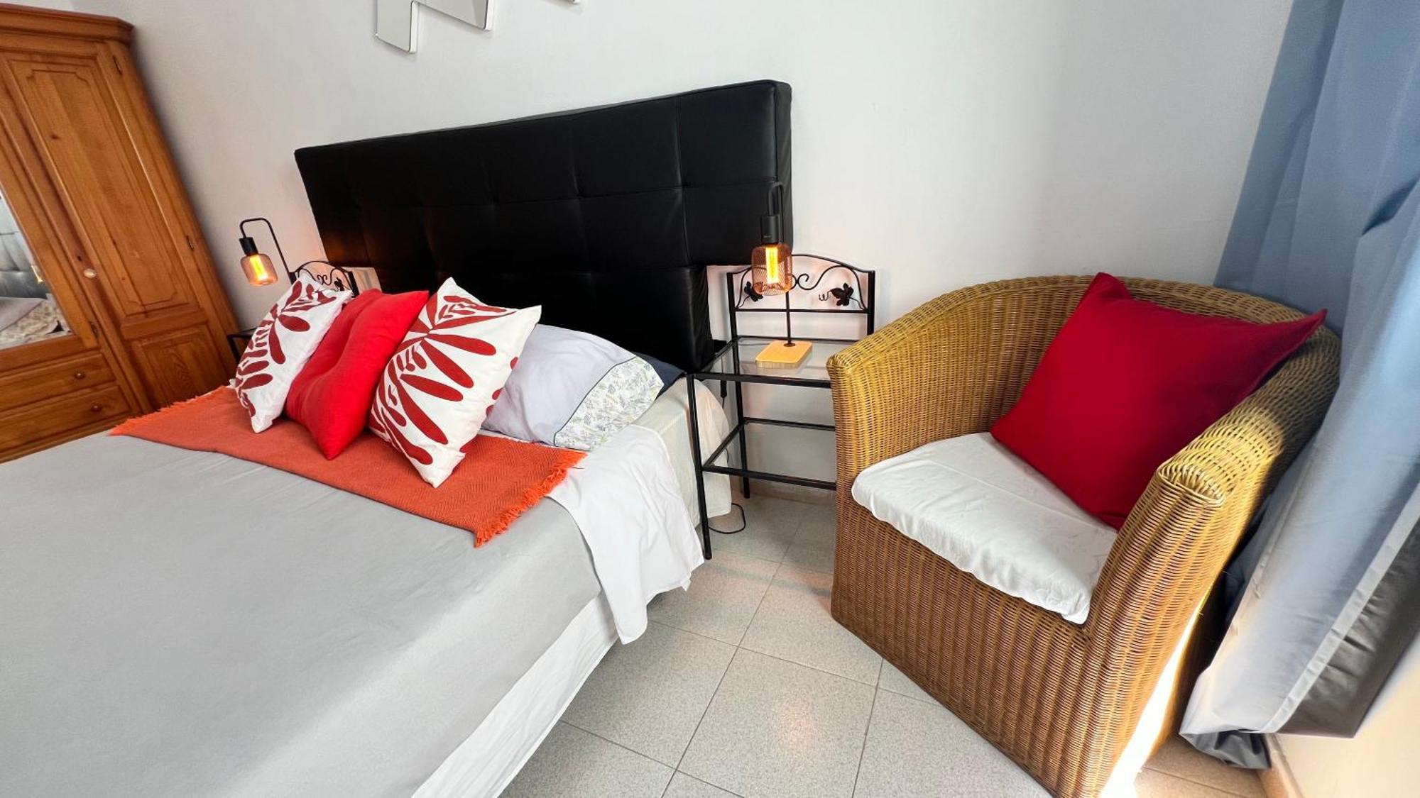 Alcamar Privada Con Areas De Sala, Cocina Y Bano Que Se Comparten Cerca Al Mar! Allotjament en família *