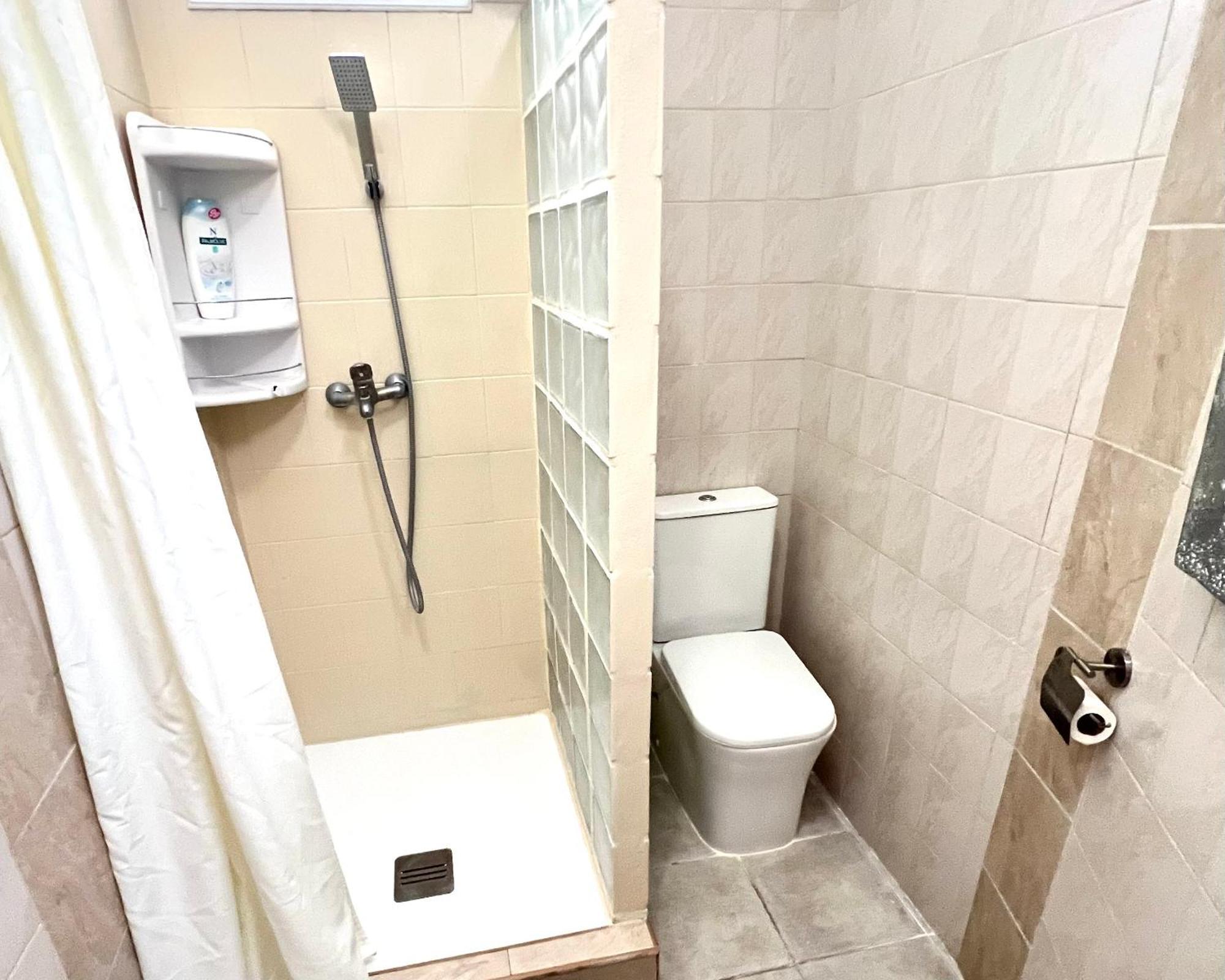 Alcamar Privada Con Areas De Sala, Cocina Y Bano Que Se Comparten Cerca Al Mar! Homestay Alcala (Tenerife)